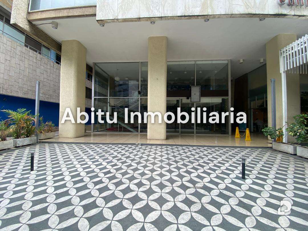Local comercial en El Rosal, Caracas – 26
