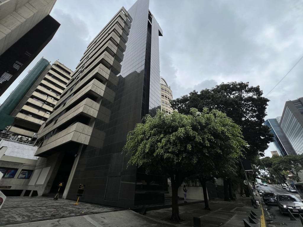Oficina en El Rosal, Caracas - 1