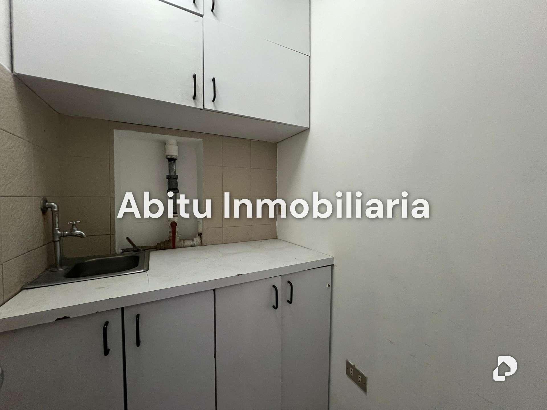 Oficina en El Rosal, Caracas – 24