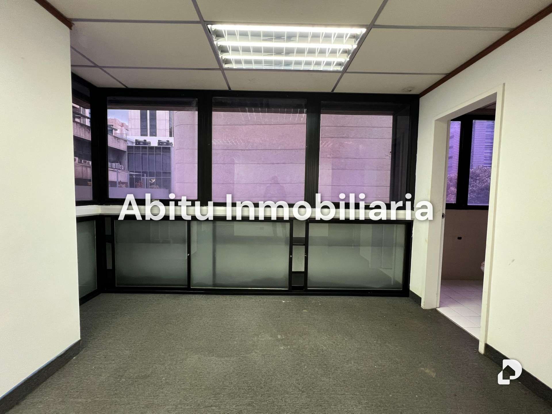 Oficina en El Rosal, Caracas – 12