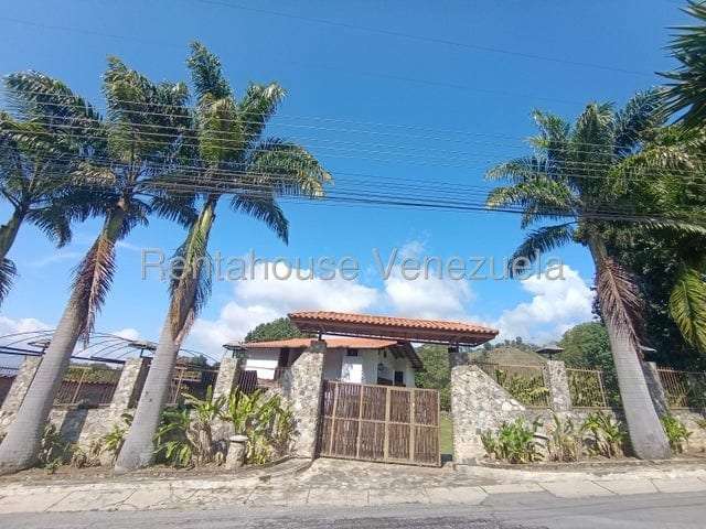 House in El Salado, Ejido - 1