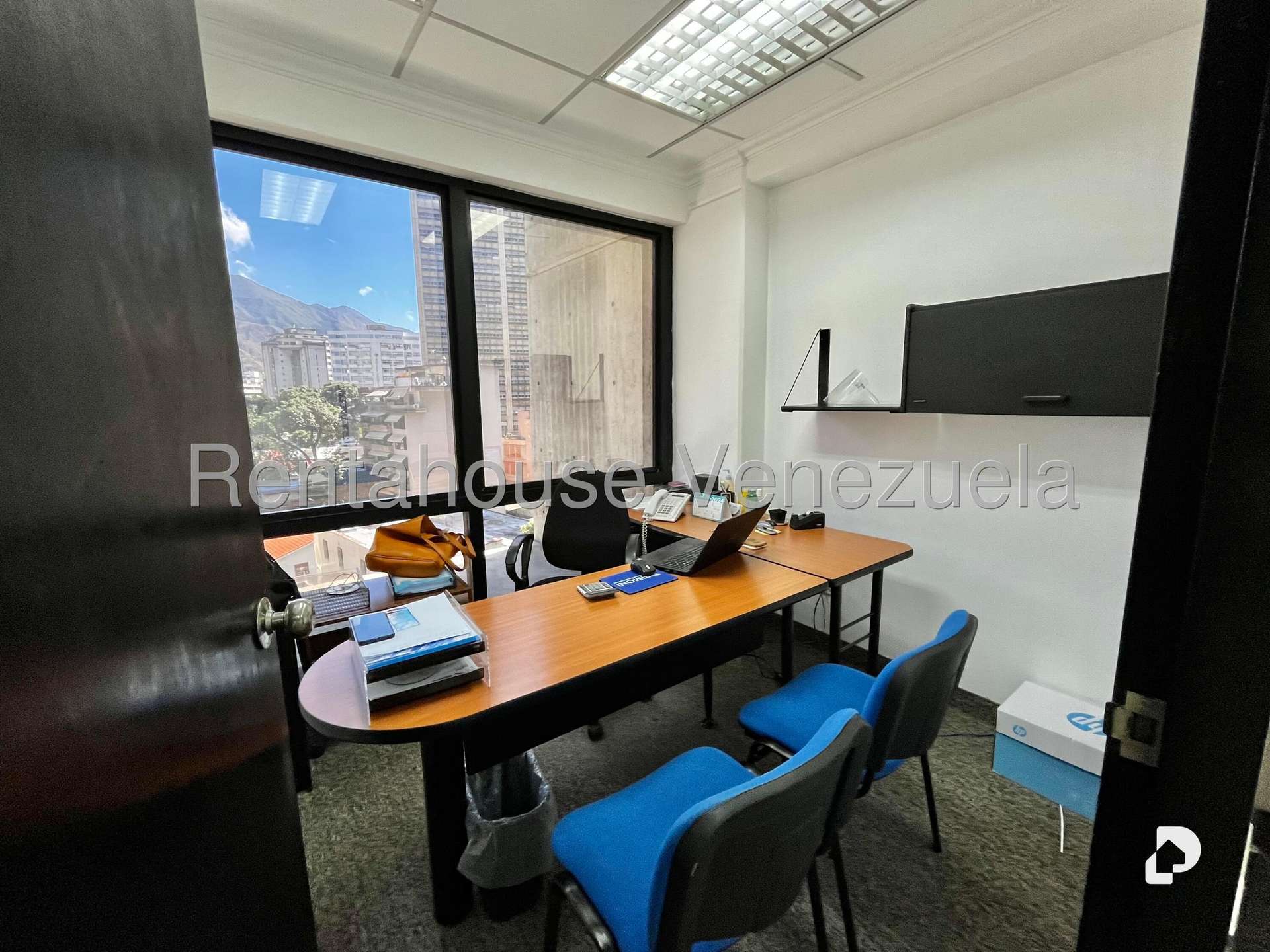 Oficina en La Castellana, Caracas – 25