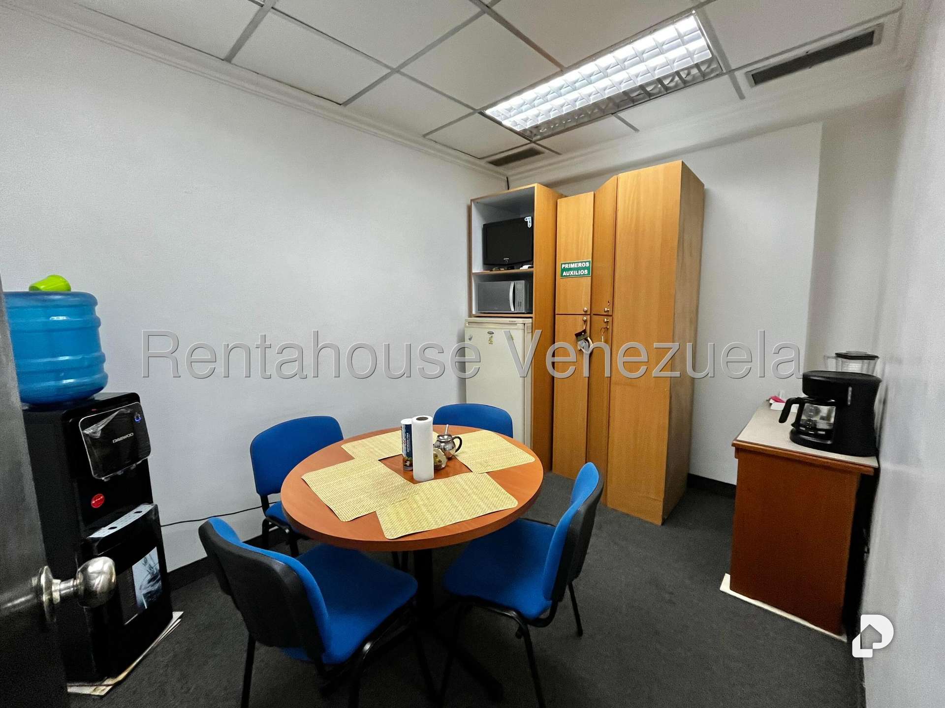 Oficina en La Castellana, Caracas – 30