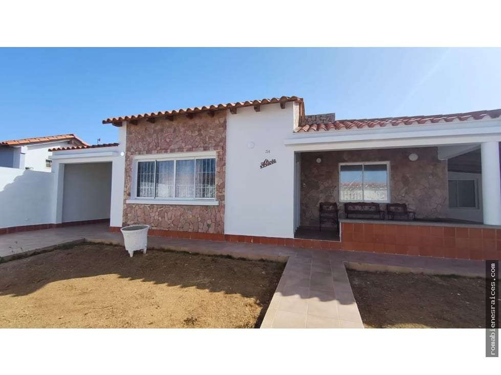 Casa en Adaro, Punto Fijo - 1