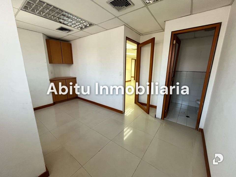 Local comercial en Bello Monte, Caracas – 45