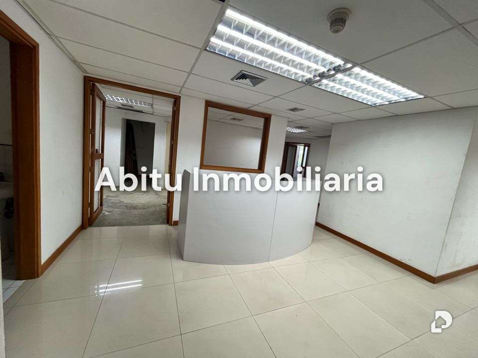 Local comercial en Bello Monte, Caracas – 28