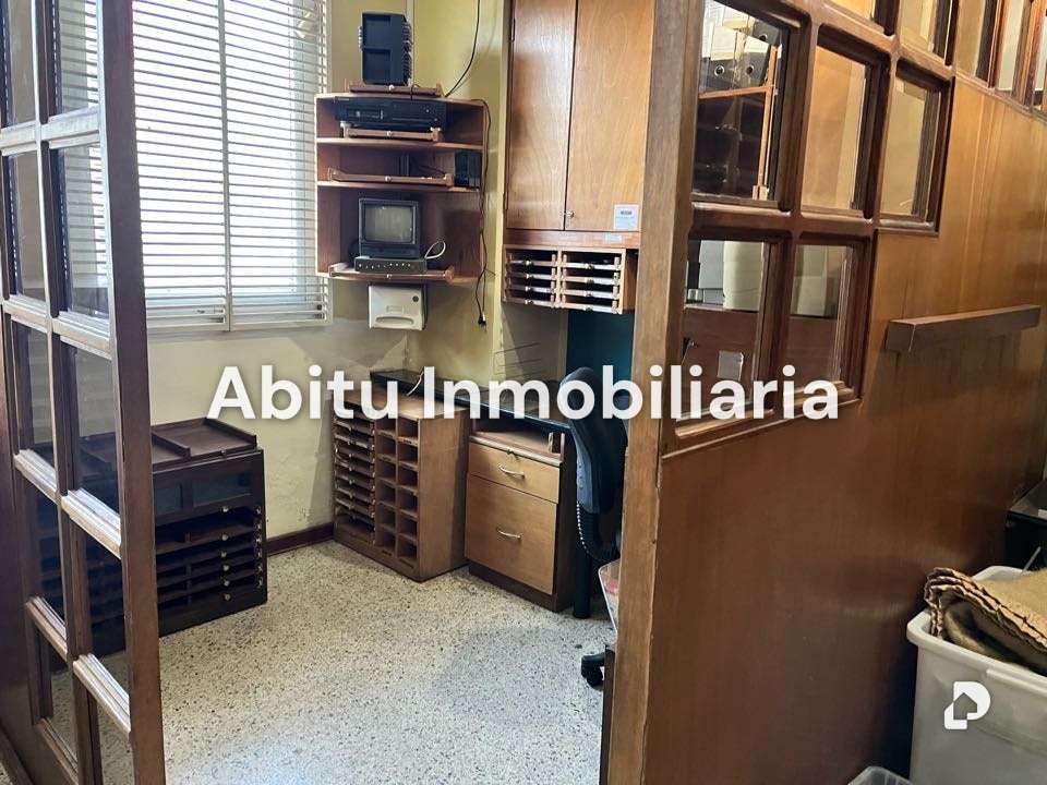 Local comercial en Bello Monte, Caracas – 18