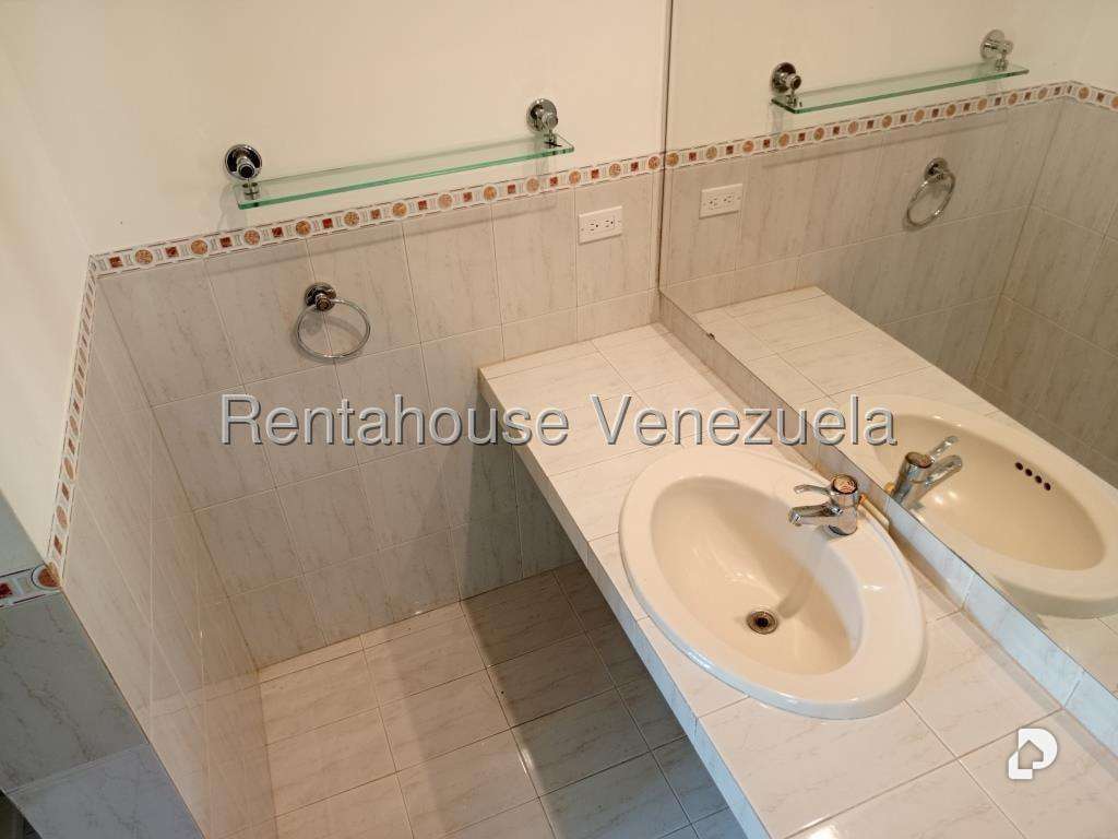 Casa en Oripoto, Caracas – 31