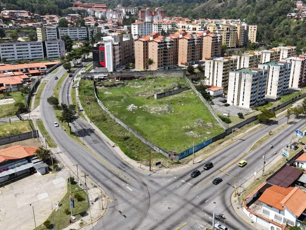 Terreno en Avenida Alberto Carnevalli, Antonio Spinetti Dini - 1