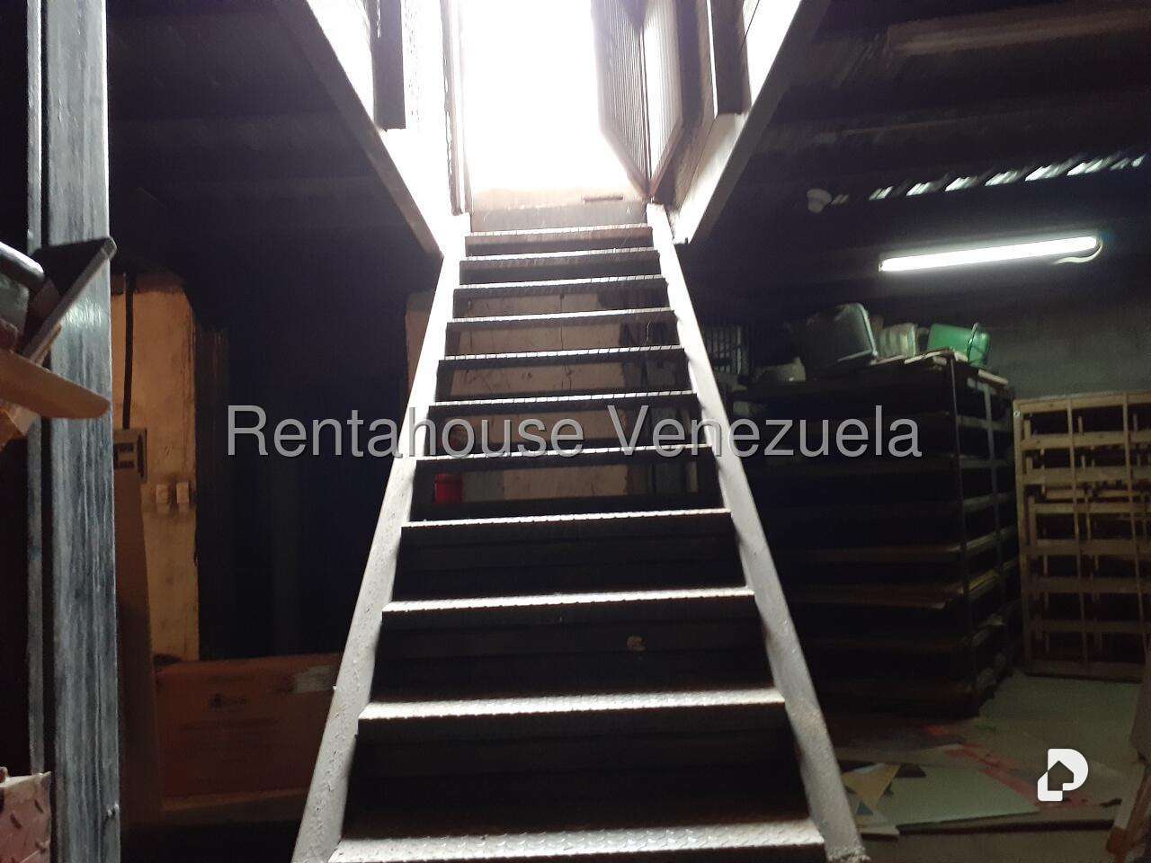 Local comercial en Los Rosales, Caracas – 12