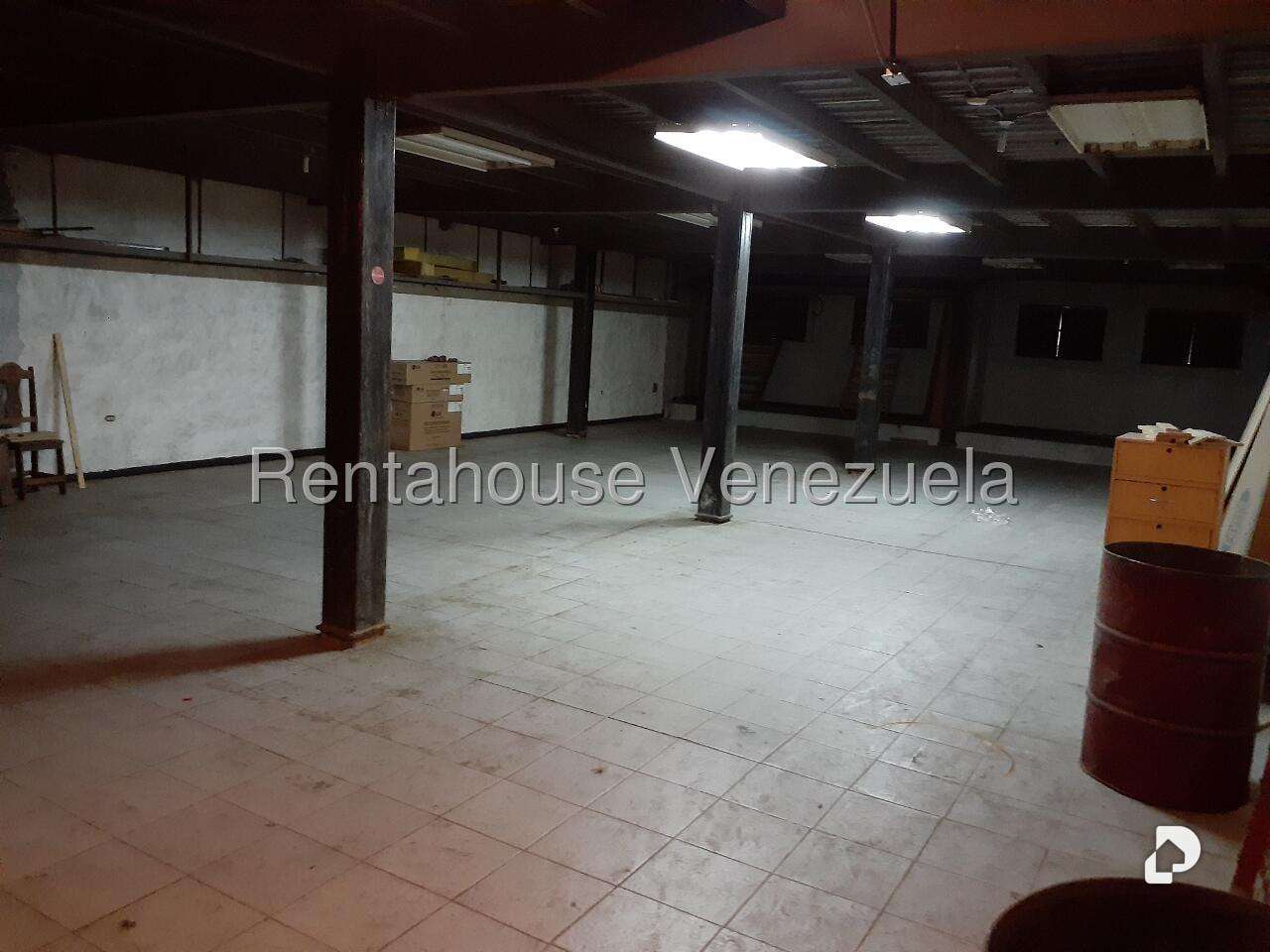 Local comercial en Los Rosales, Caracas – 13