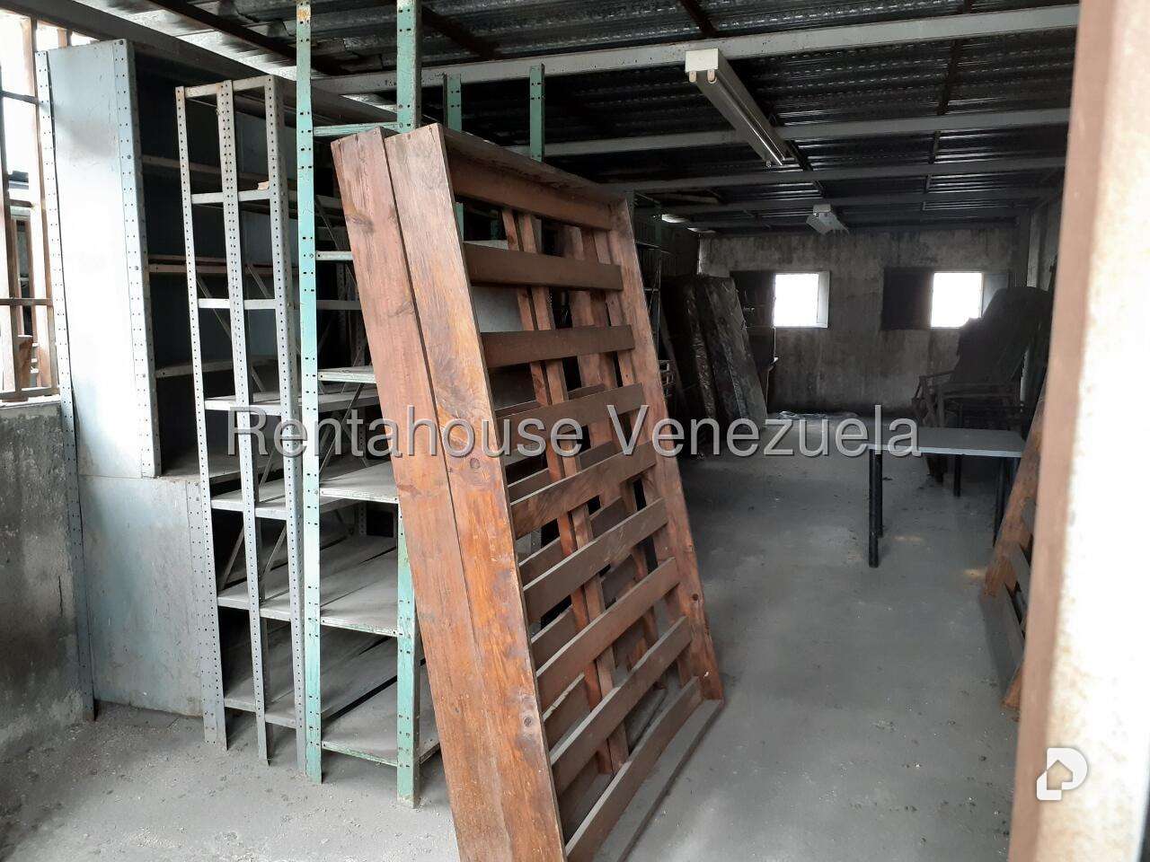 Local comercial en Los Rosales, Caracas – 17