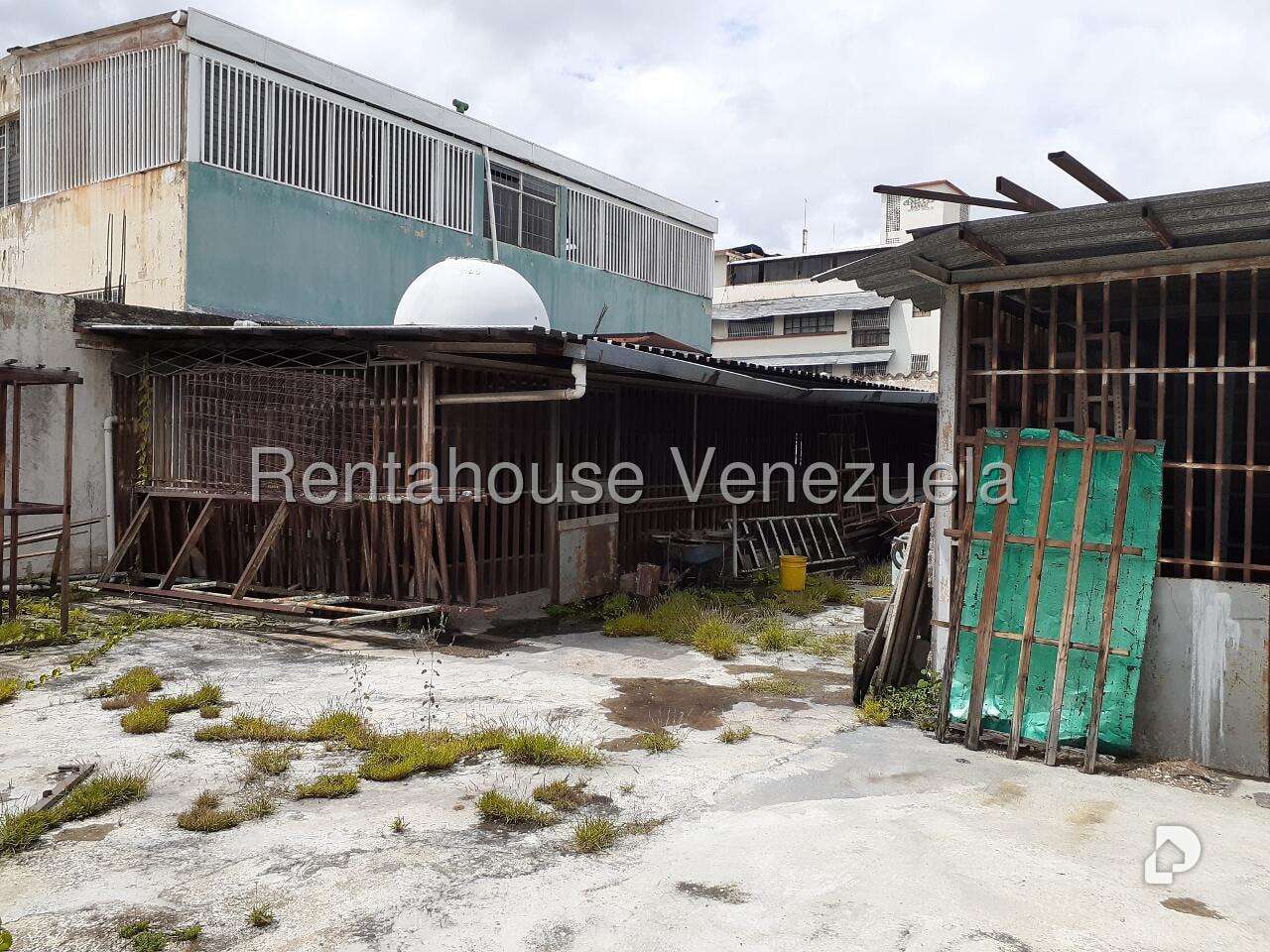 Local comercial en Los Rosales, Caracas – 16