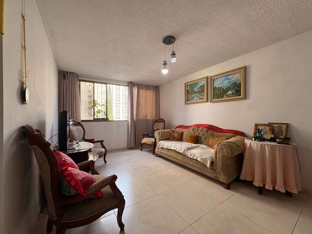 Apartamento en Rosaleda Sur, Altos Mirandinos - 1