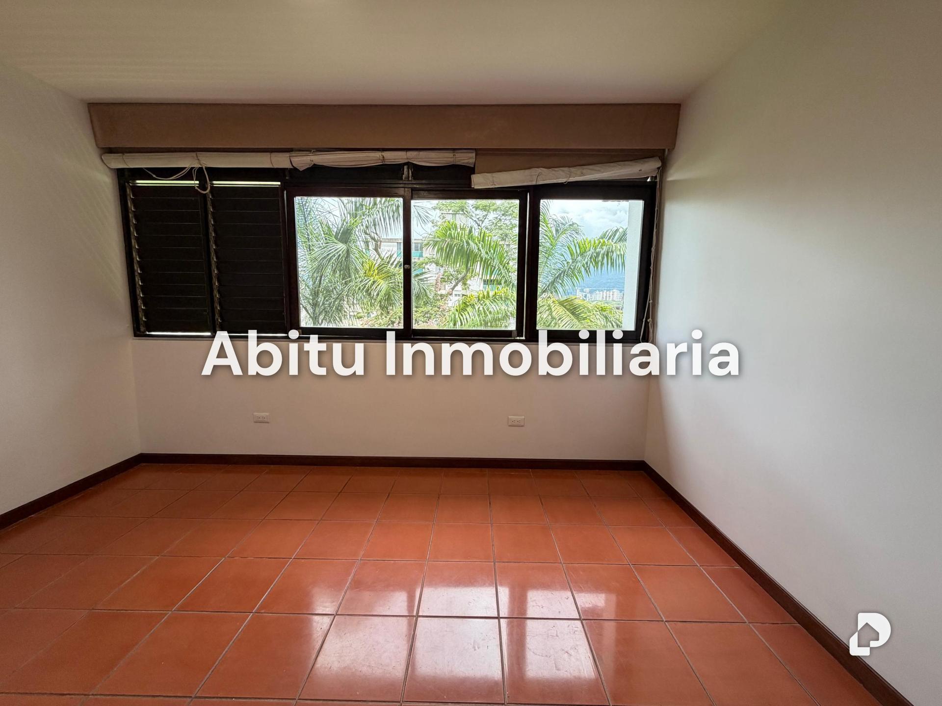 Apartamento en Lomas de Chuao, Caracas – 1