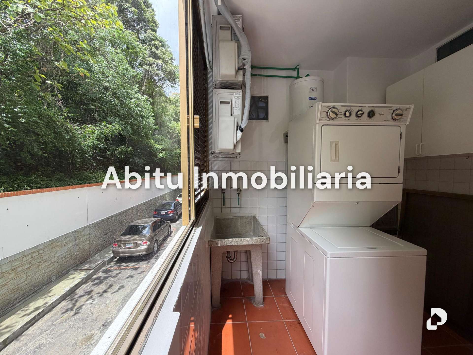 Apartamento en Lomas de Chuao, Caracas – 2