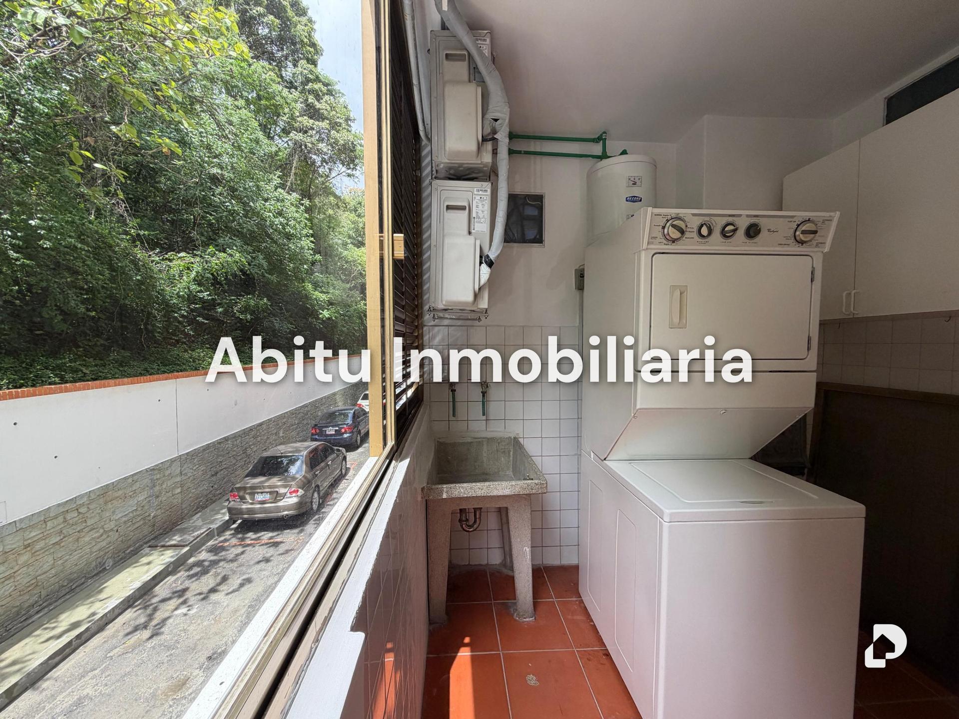 Apartamento en Lomas de Chuao, Caracas – 2