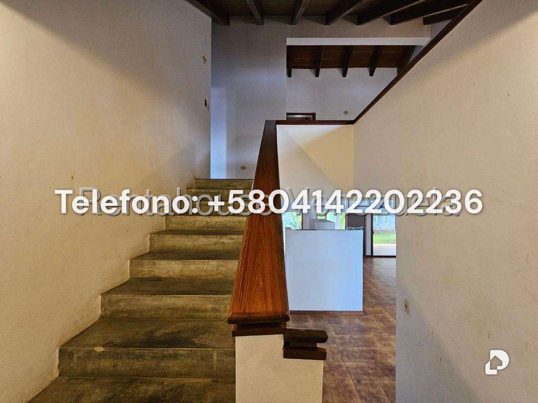 Casa en Lomas de La Lagunita, Caracas – 39