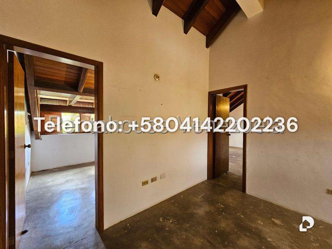 Casa en Lomas de La Lagunita, Caracas – 42