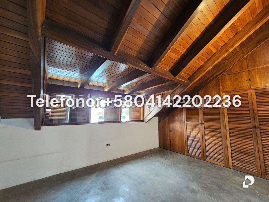 Casa en Lomas de La Lagunita, Caracas – 51