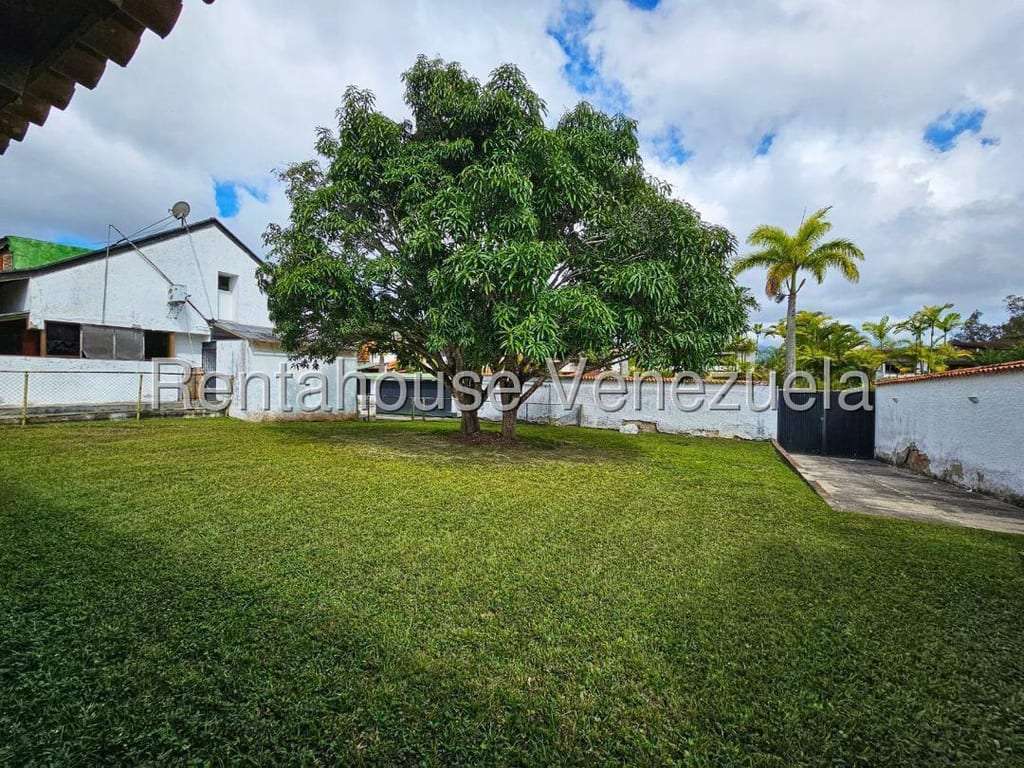 House in Lomas de La Lagunita, Caracas - 1