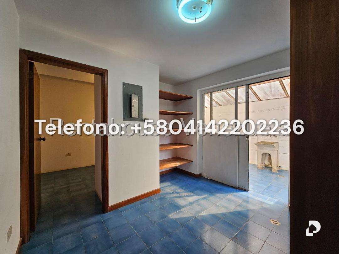 Casa en Lomas de La Lagunita, Caracas – 33