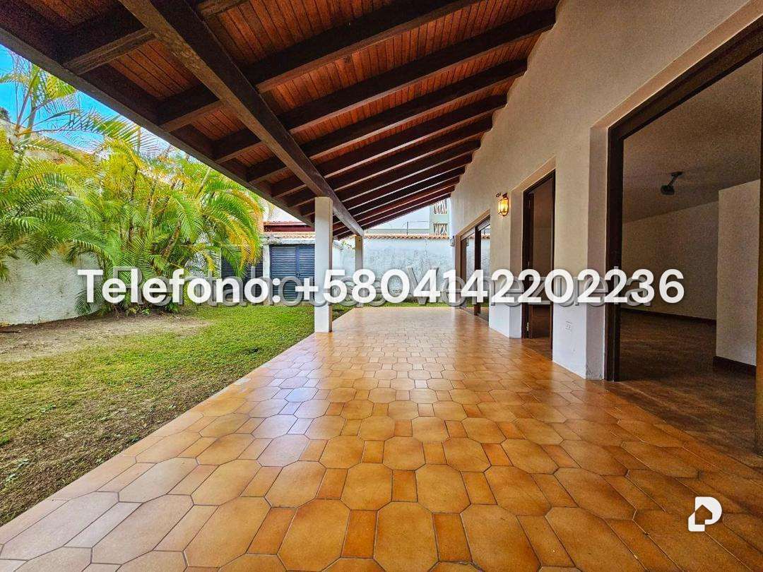Casa en Lomas de La Lagunita, Caracas – 24