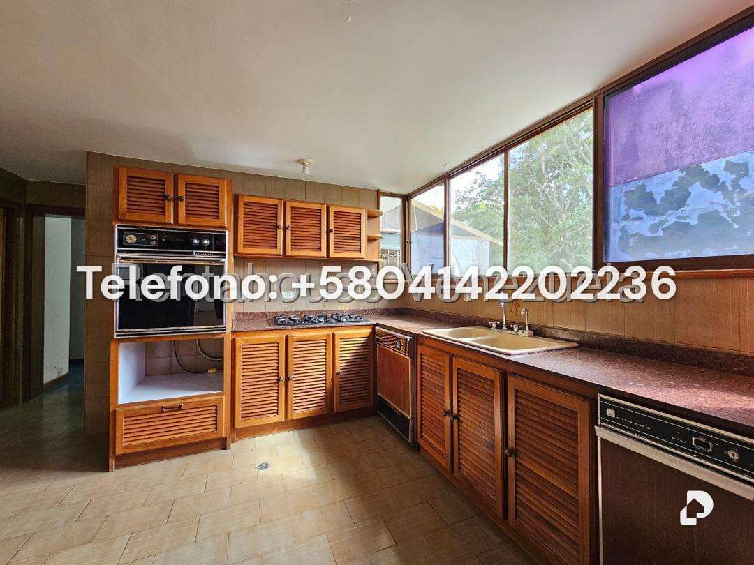 Casa en Lomas de La Lagunita, Caracas – 30