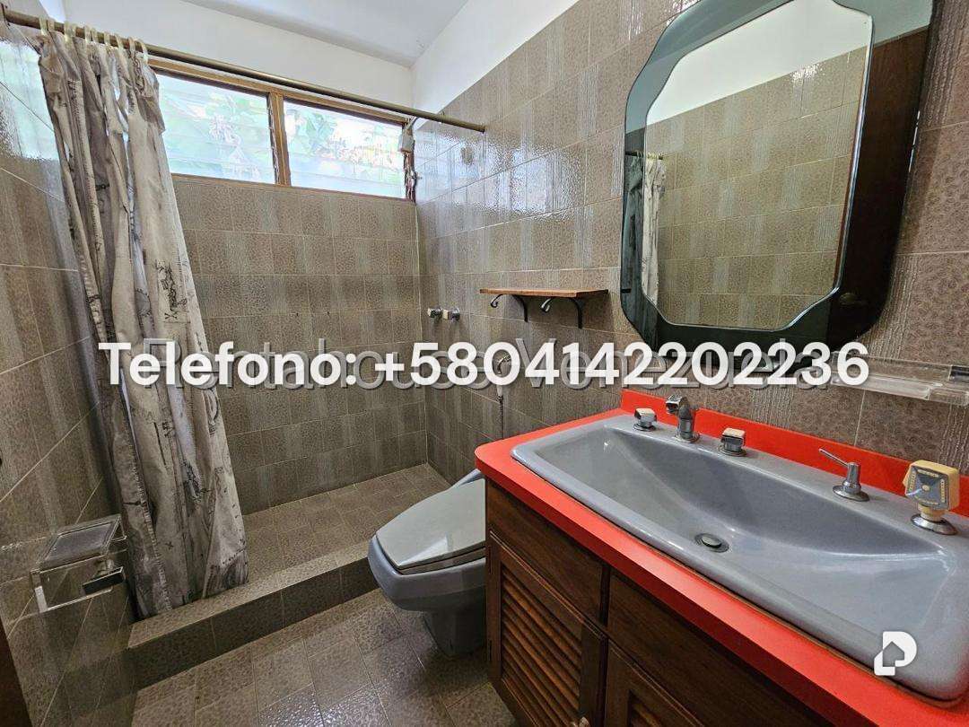 Casa en Lomas de La Lagunita, Caracas – 37