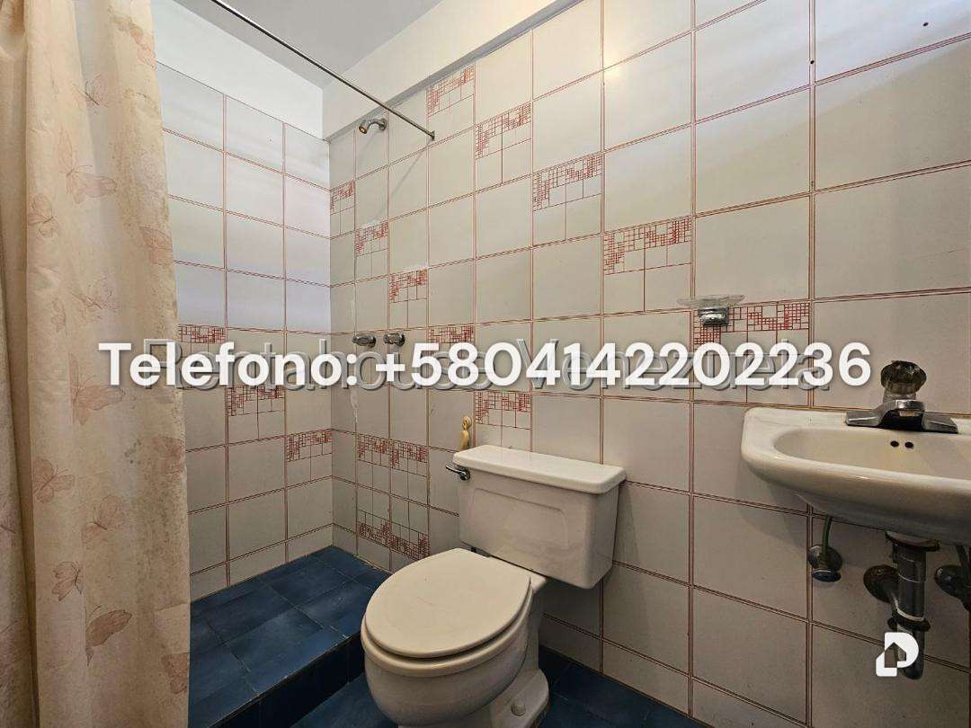 Casa en Lomas de La Lagunita, Caracas – 31