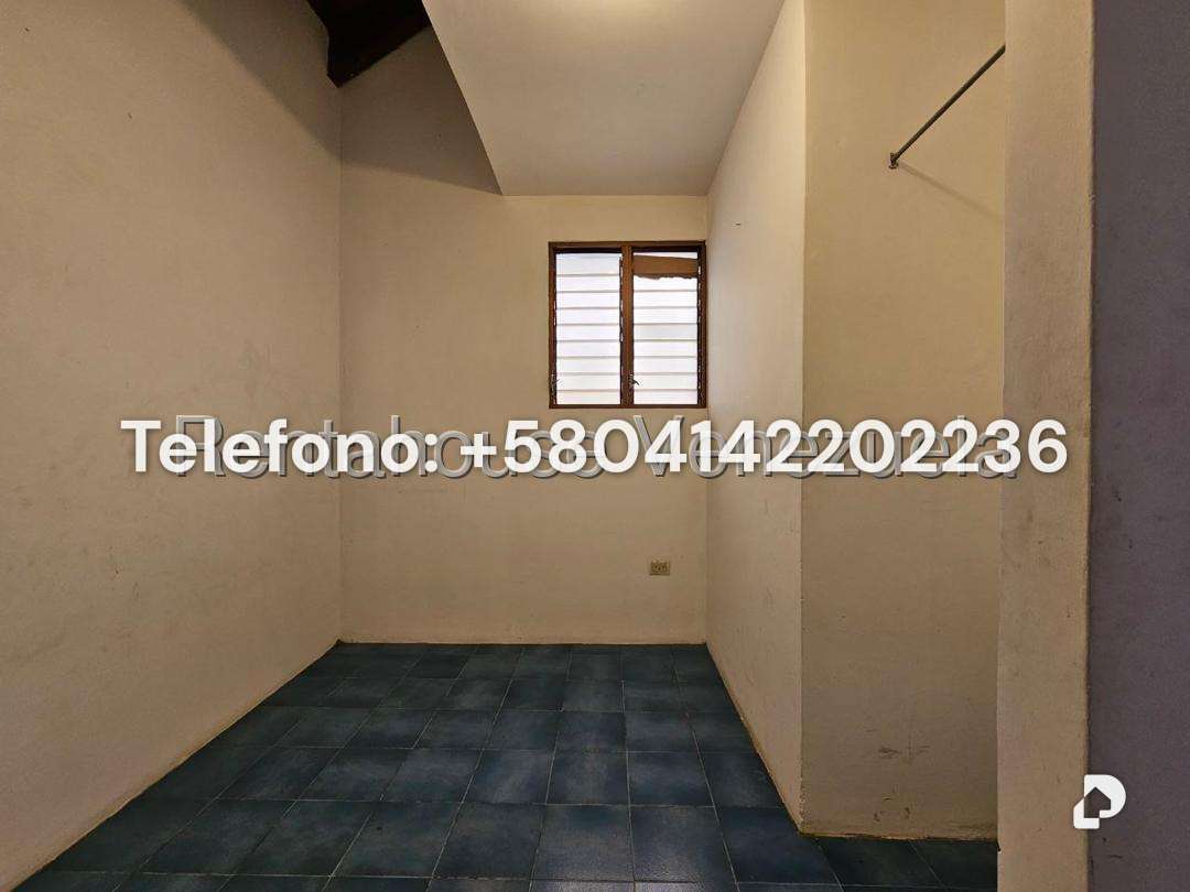 Casa en Lomas de La Lagunita, Caracas – 32