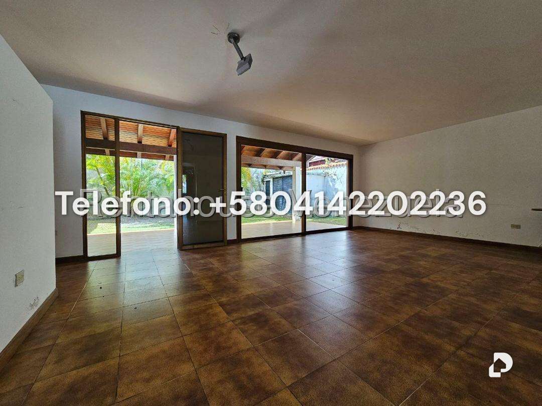 Casa en Lomas de La Lagunita, Caracas – 11