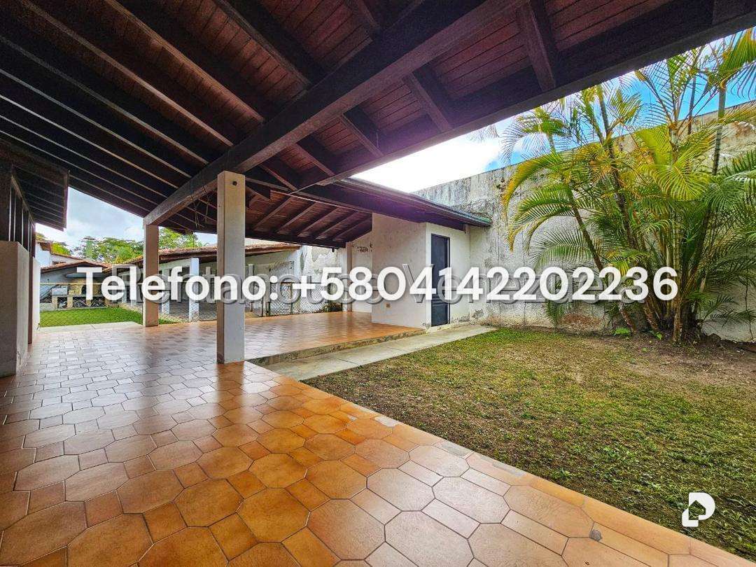 Casa en Lomas de La Lagunita, Caracas – 23