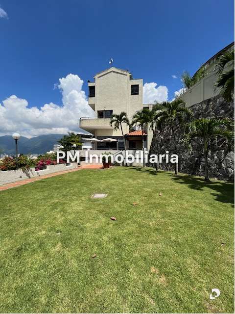 House in El Cafetal, Caracas – 23