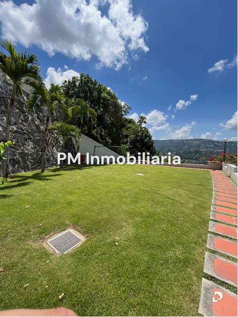 House in El Cafetal, Caracas – 24