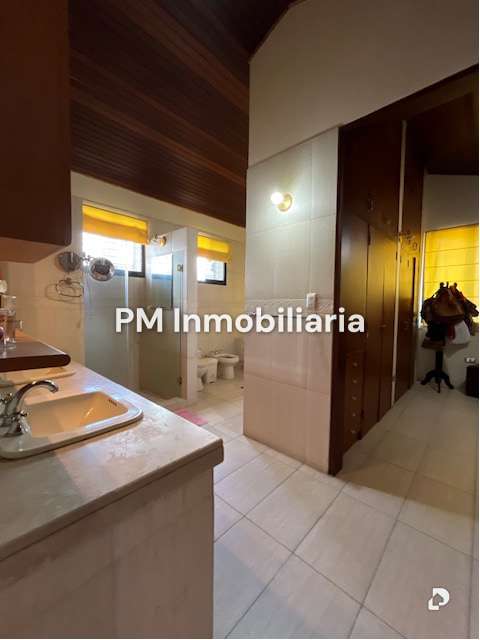 House in El Cafetal, Caracas – 16