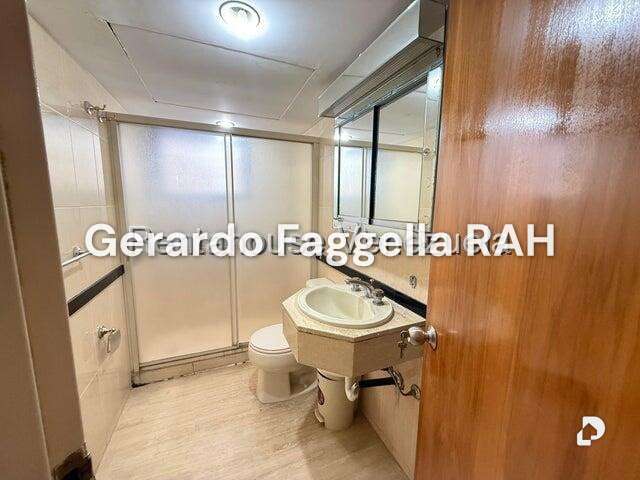 Apartamento en El Rosal, Caracas – 12