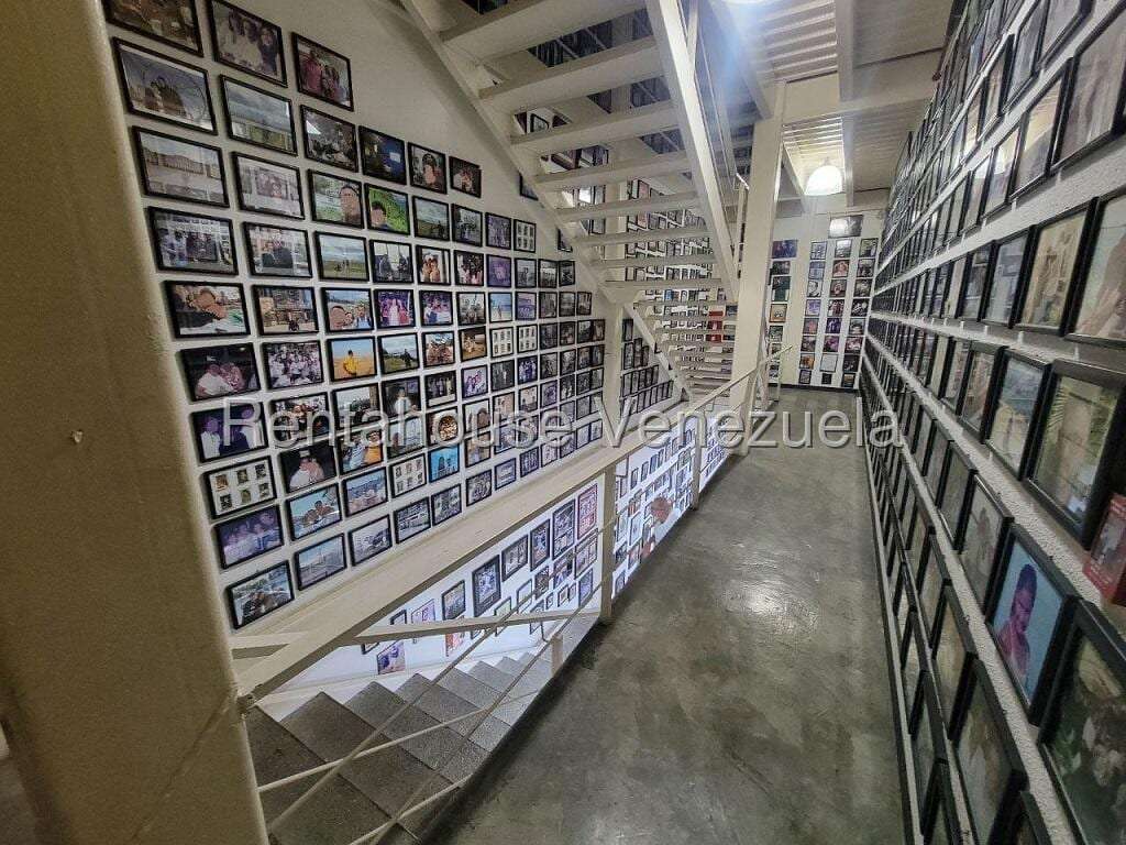 Edificio en Puente Hierro, Caracas