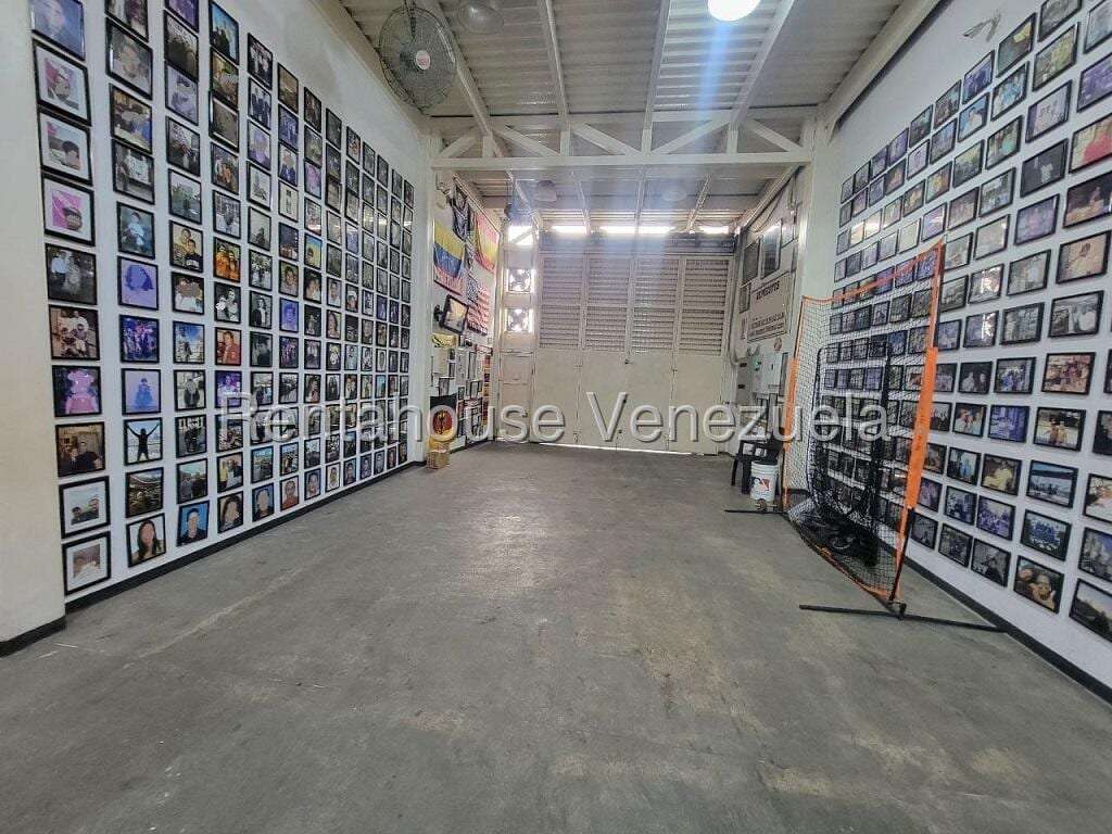 Edificio en Puente Hierro, Caracas