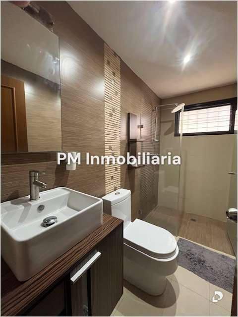 Casa en Los Naranjos (Las Mercedes), Caracas – 21