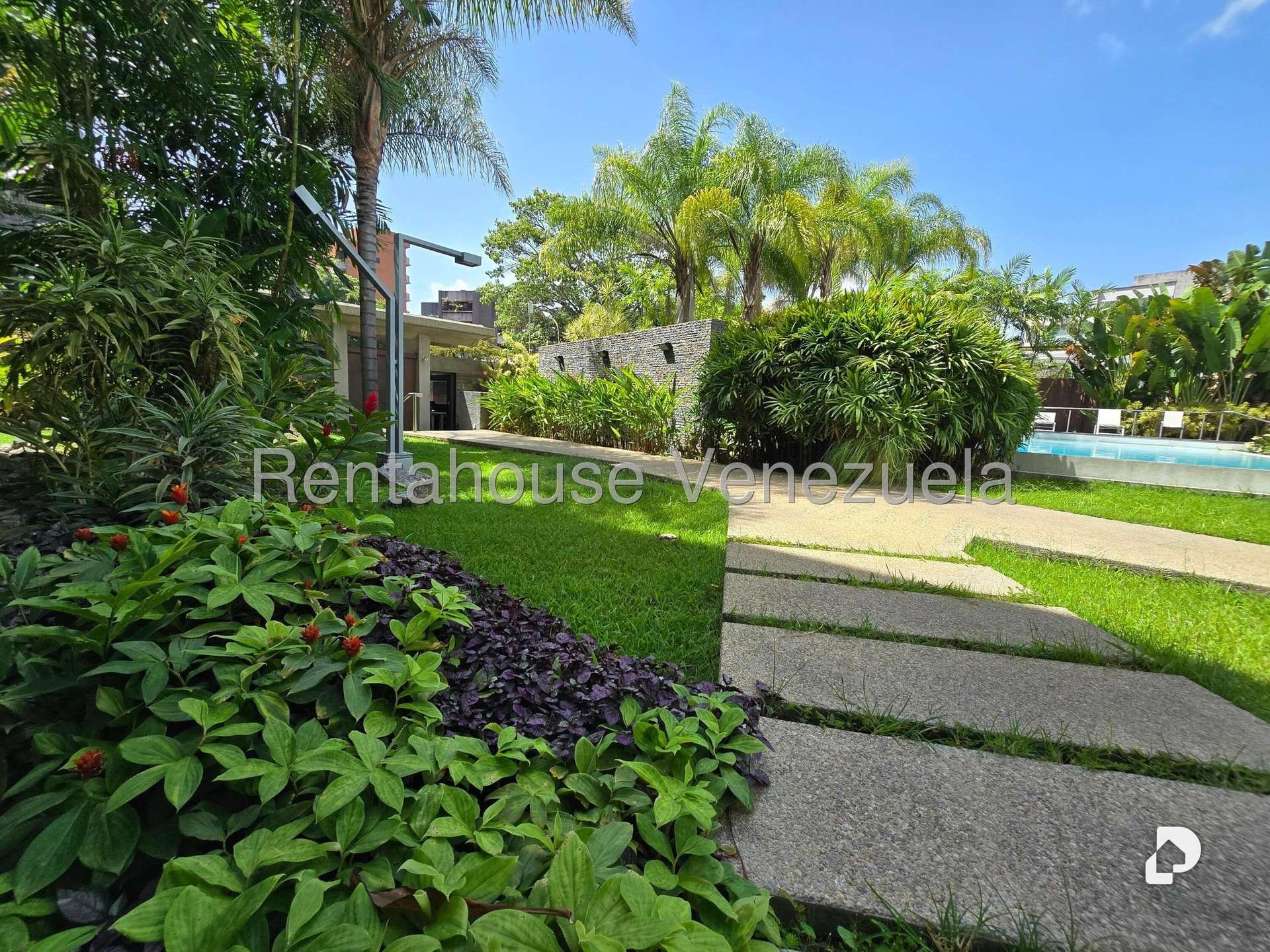 Apartment in Los Palos Grandes, Caracas – 3