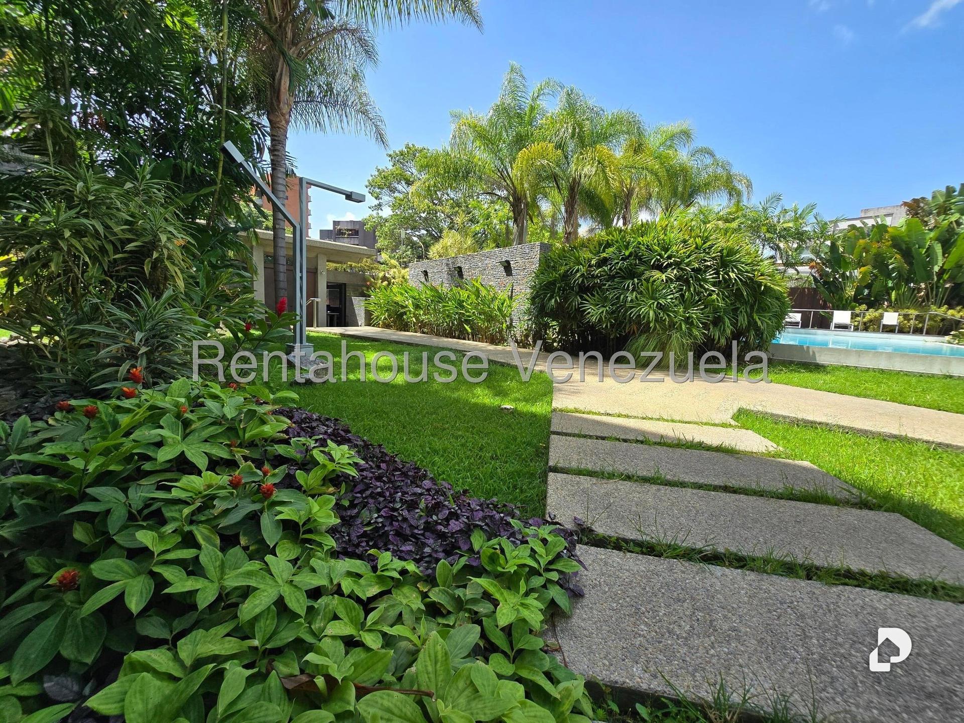 Apartment in Los Palos Grandes, Caracas – 3