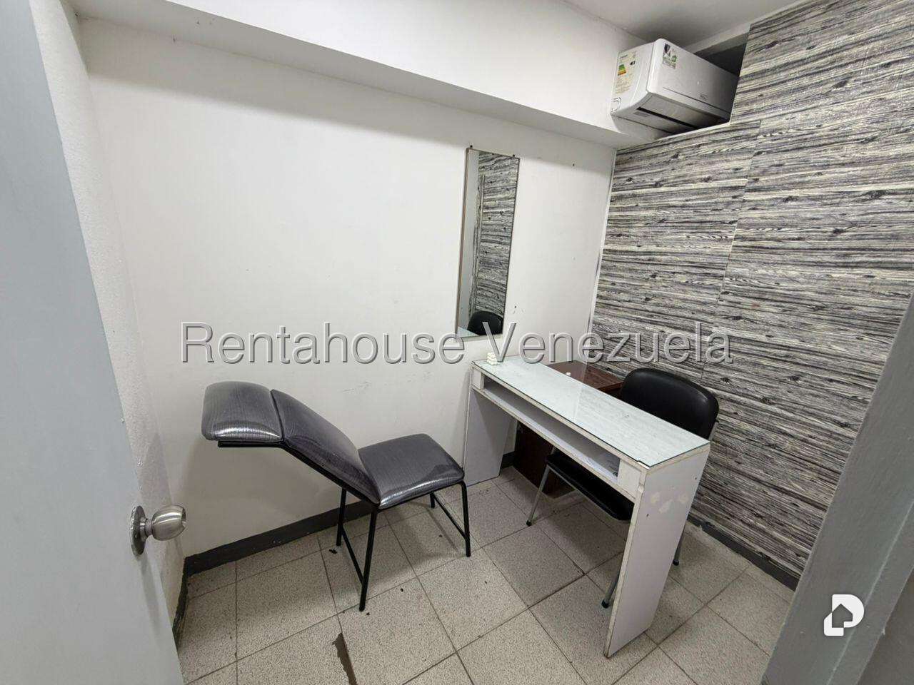 Local comercial en Parroquia La Candelaria, Caracas – 8