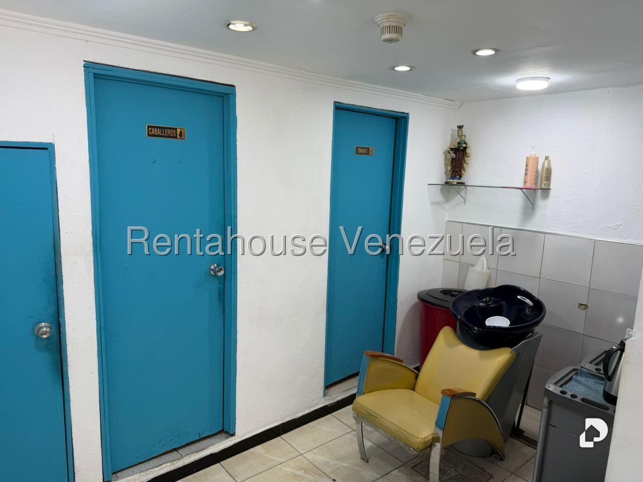 Local comercial en Parroquia La Candelaria, Caracas – 4