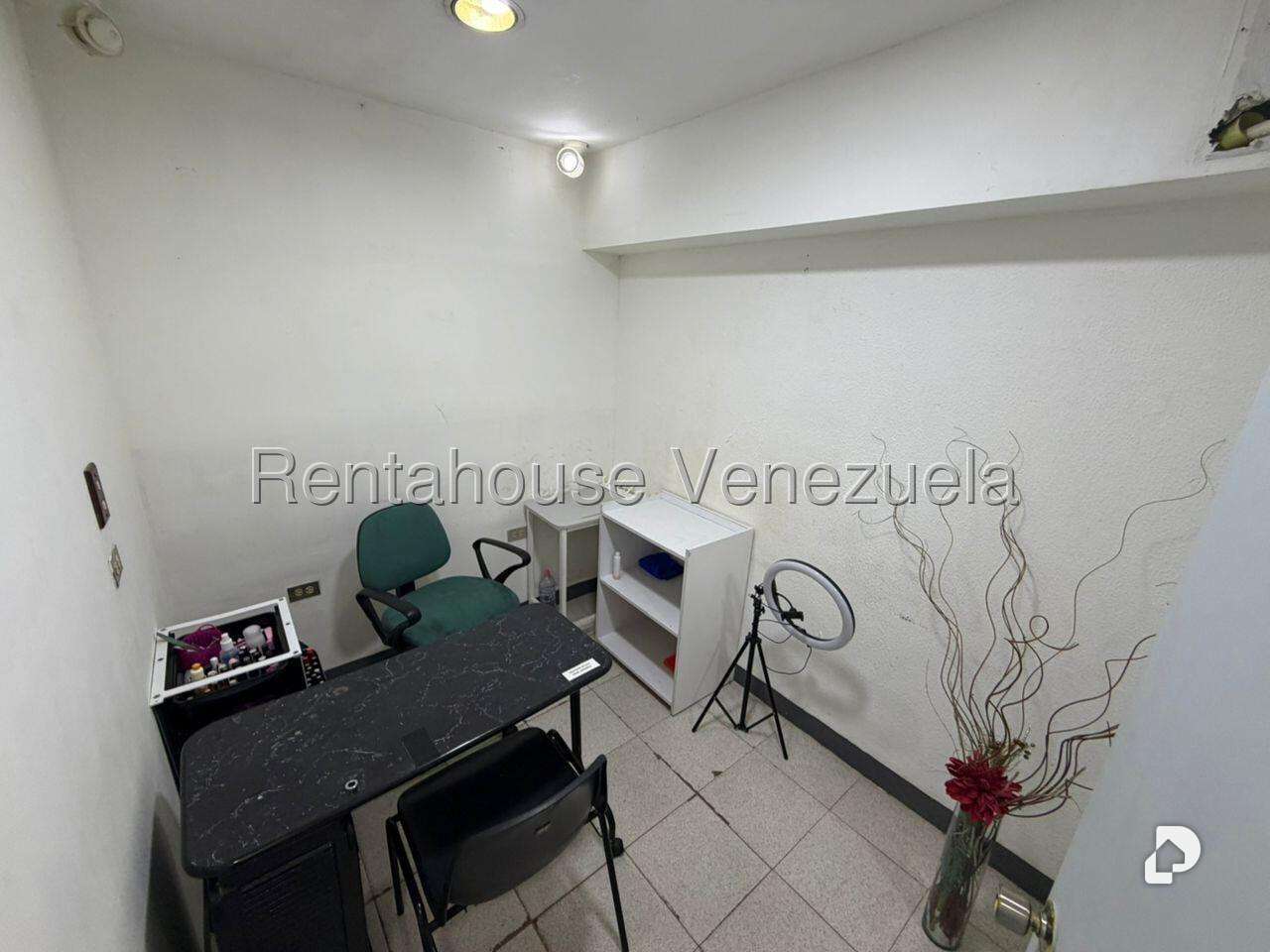 Local comercial en Parroquia La Candelaria, Caracas – 14