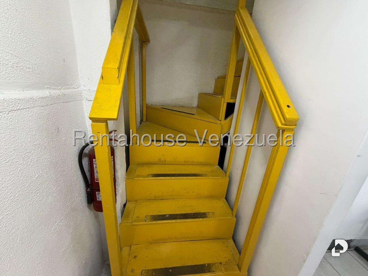 Local comercial en Parroquia La Candelaria, Caracas – 9