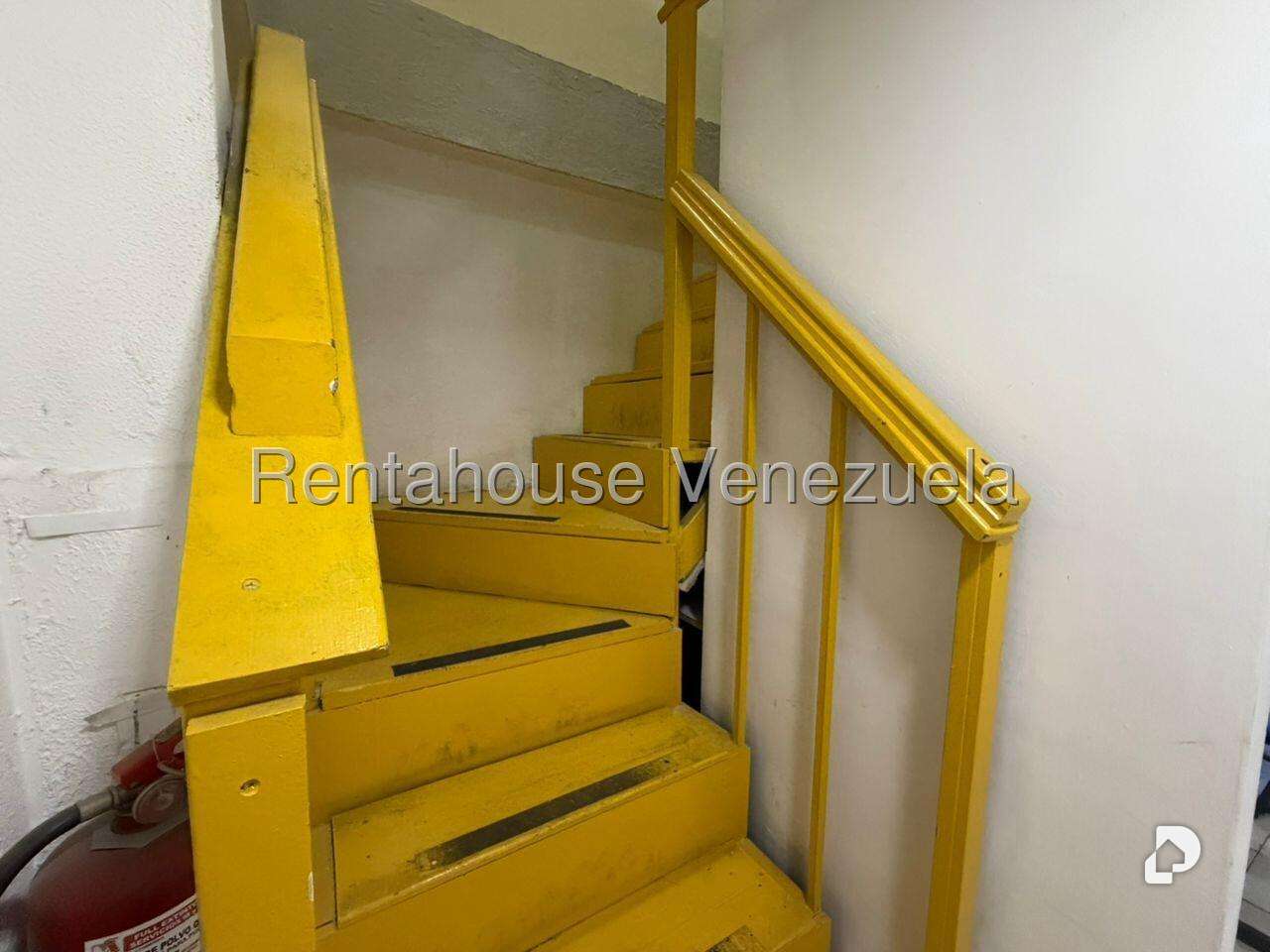 Local comercial en Parroquia La Candelaria, Caracas – 7