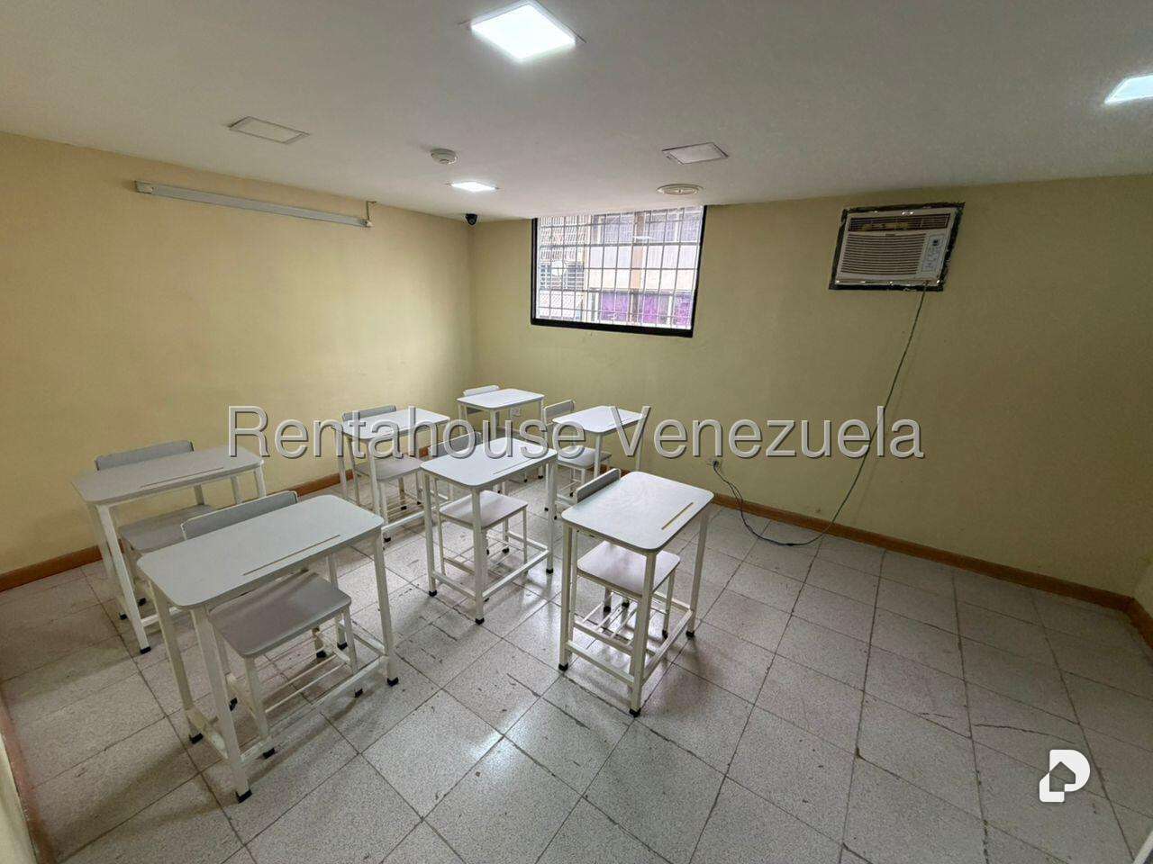 Local comercial en Parroquia La Candelaria, Caracas – 10