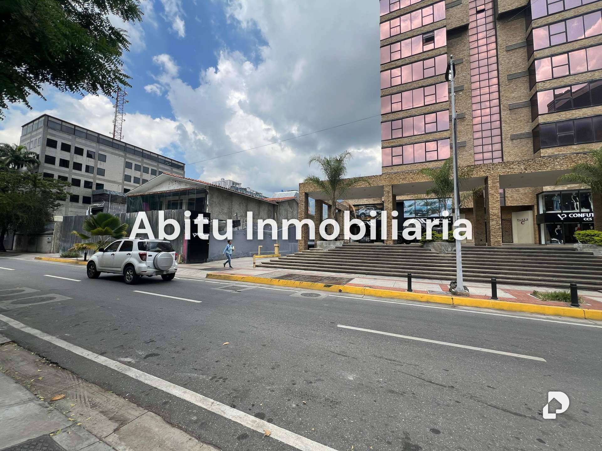 Terreno en Las Mercedes, Caracas – 7