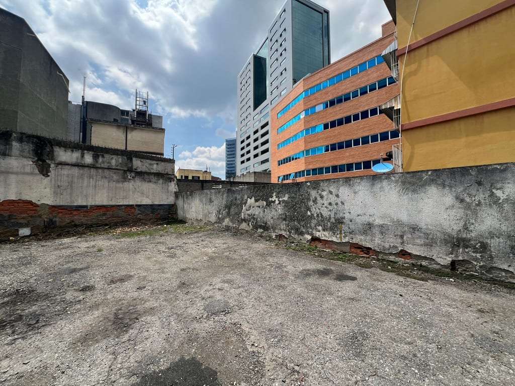 Terreno en Las Mercedes, Caracas - 1